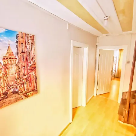 Vandrerhjem Taksim History Wooden *