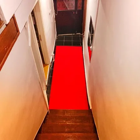 Hostel Taksim History Wooden