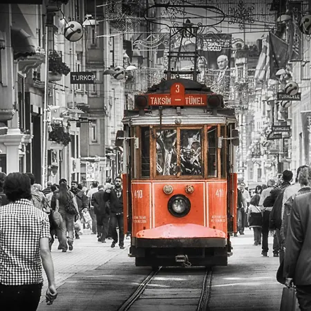 Taksim History Wooden Hostal Estambul