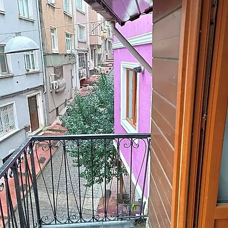 Taksim History Wooden Hostel