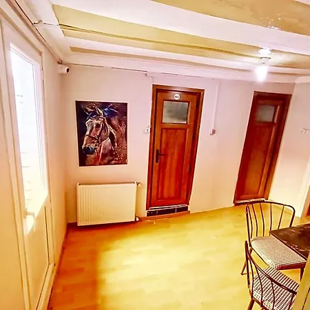 Hostel Taksim History Wooden